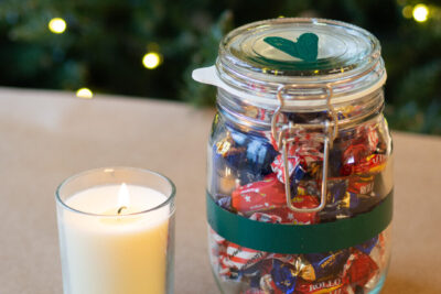 Christmas craft - paint a glass jar